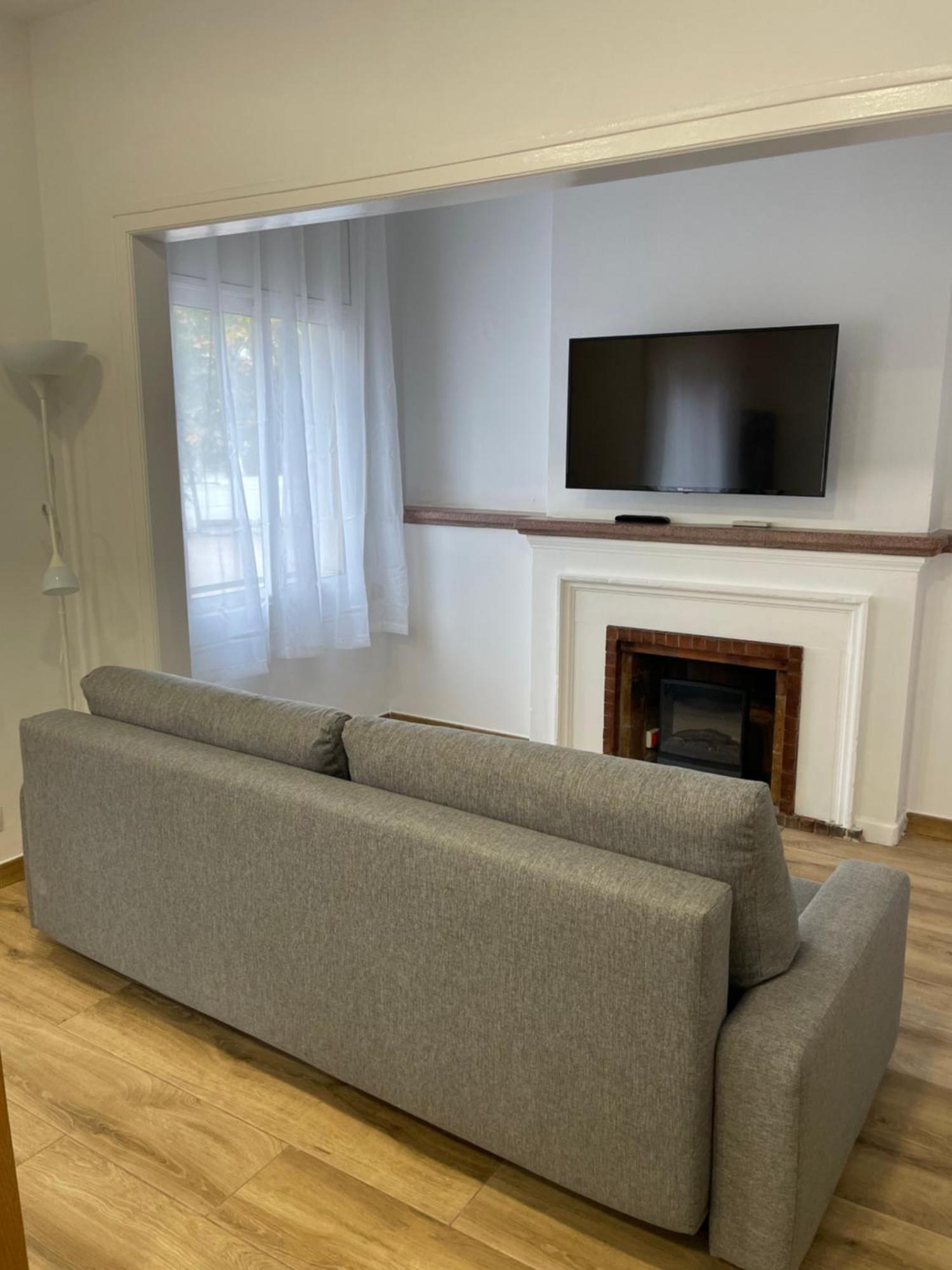 Apartamentos Tarradellas Sants Estacio Барселона Екстериор снимка
