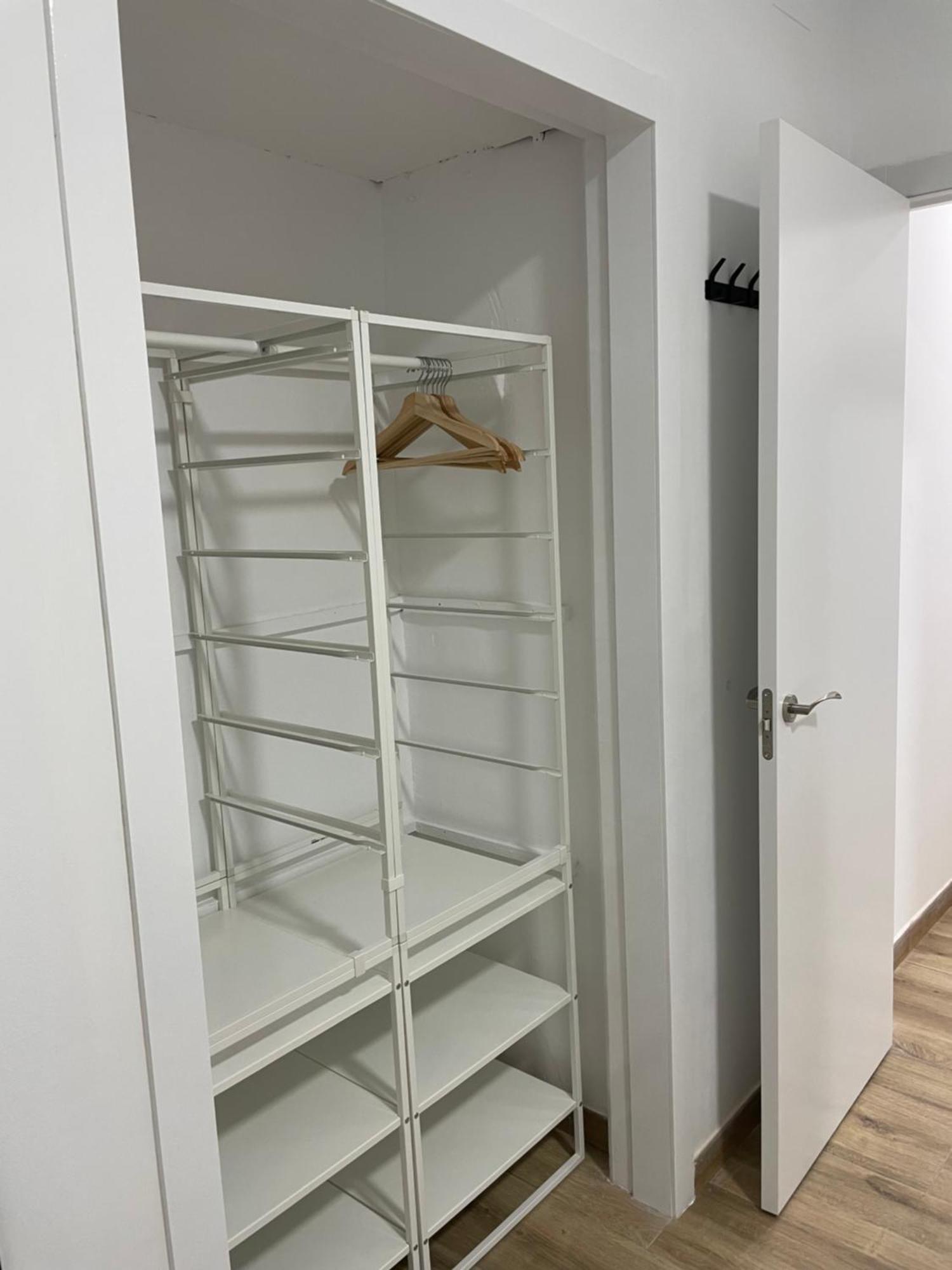 Apartamentos Tarradellas Sants Estacio Барселона Екстериор снимка