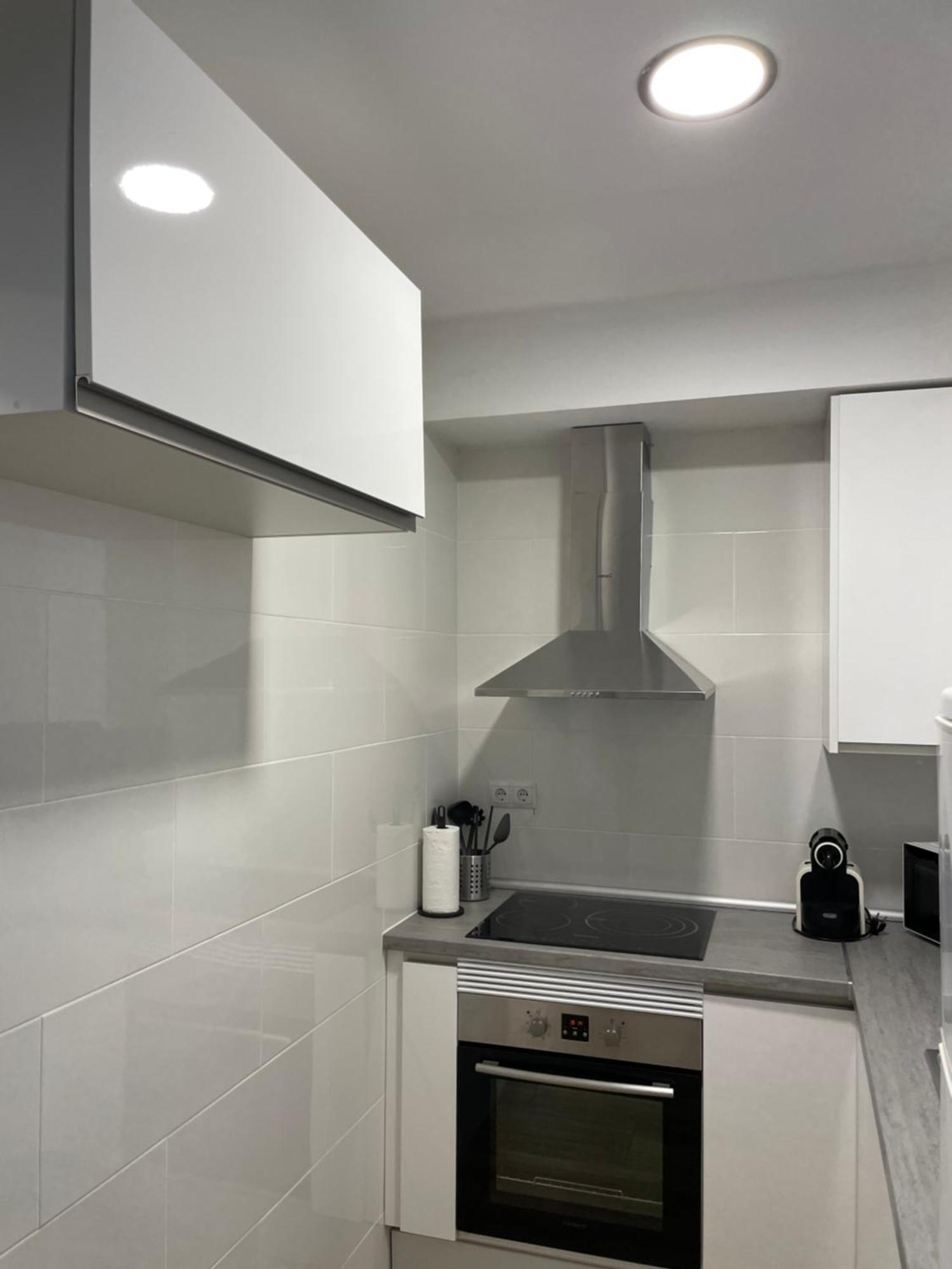 Apartamentos Tarradellas Sants Estacio Барселона Екстериор снимка
