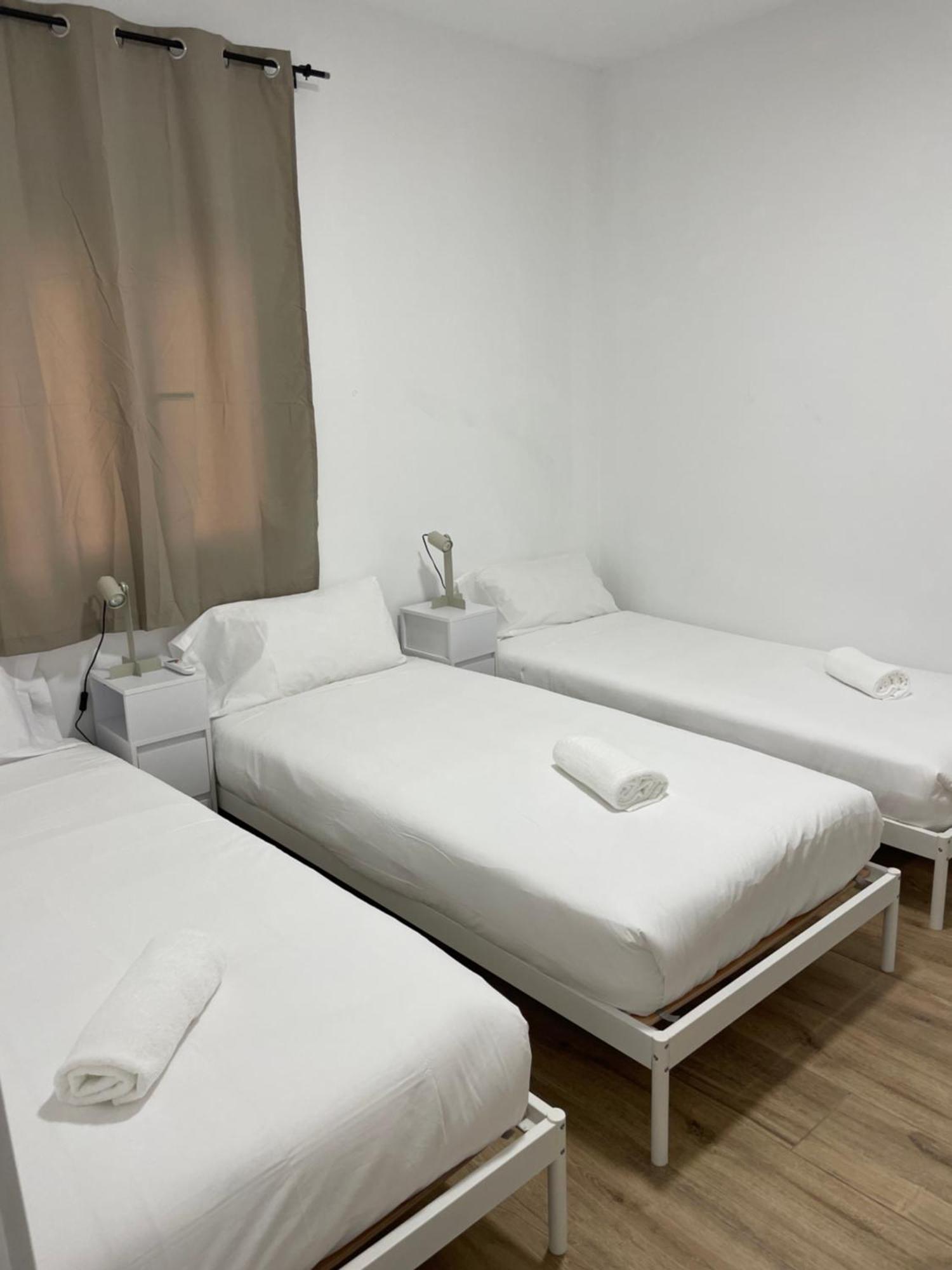 Apartamentos Tarradellas Sants Estacio Барселона Екстериор снимка