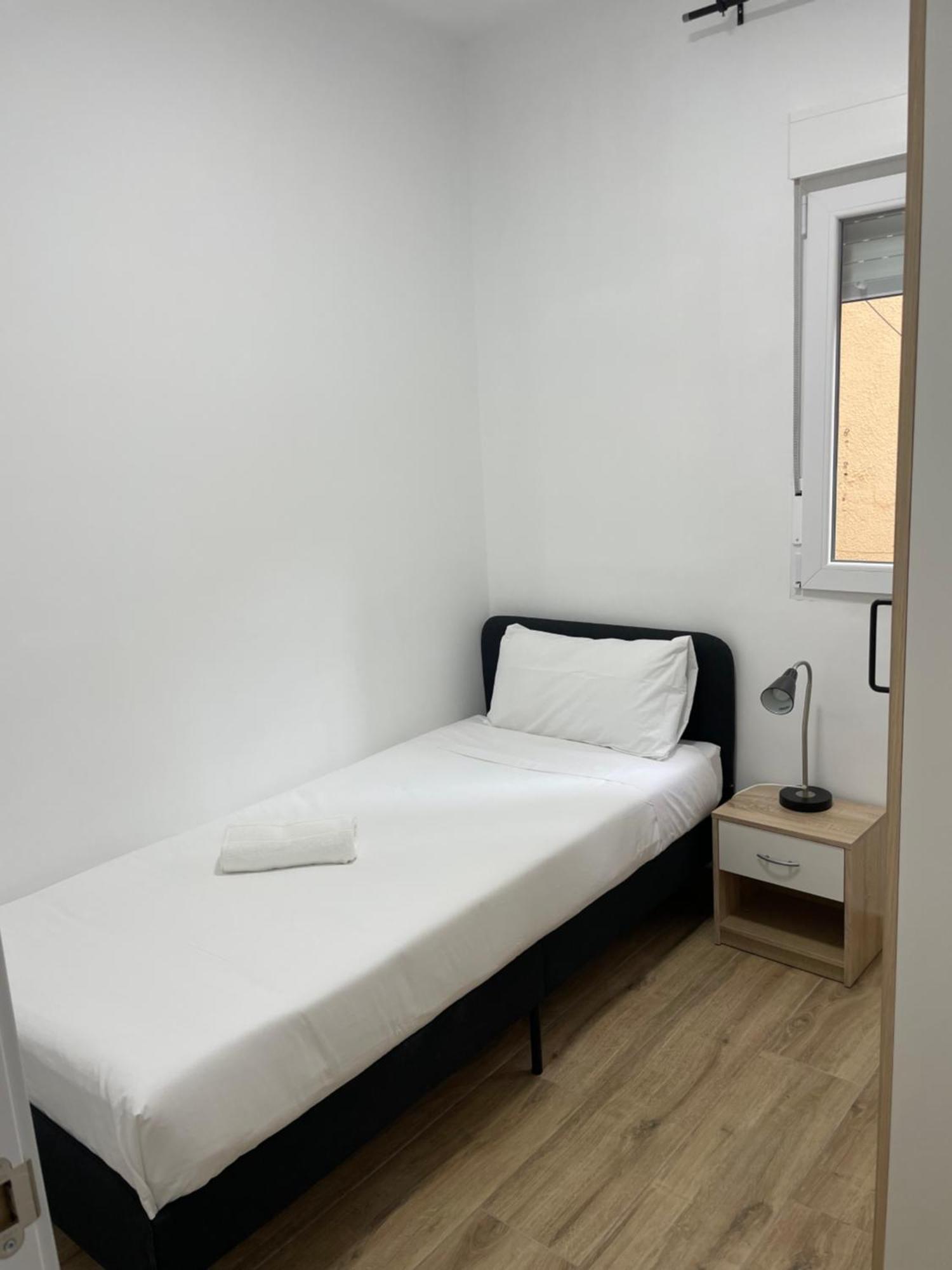 Apartamentos Tarradellas Sants Estacio Барселона Екстериор снимка