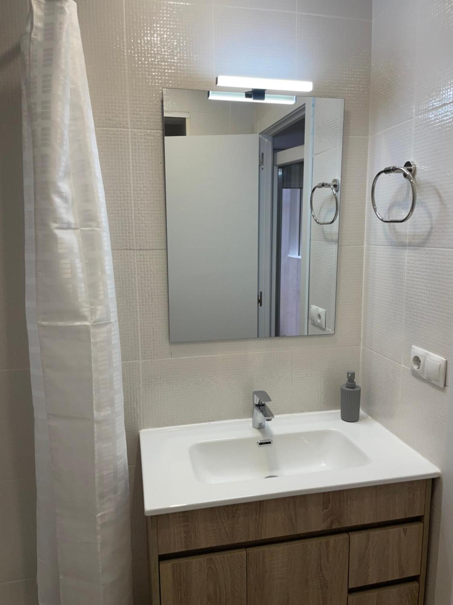 Apartamentos Tarradellas Sants Estacio Барселона Екстериор снимка