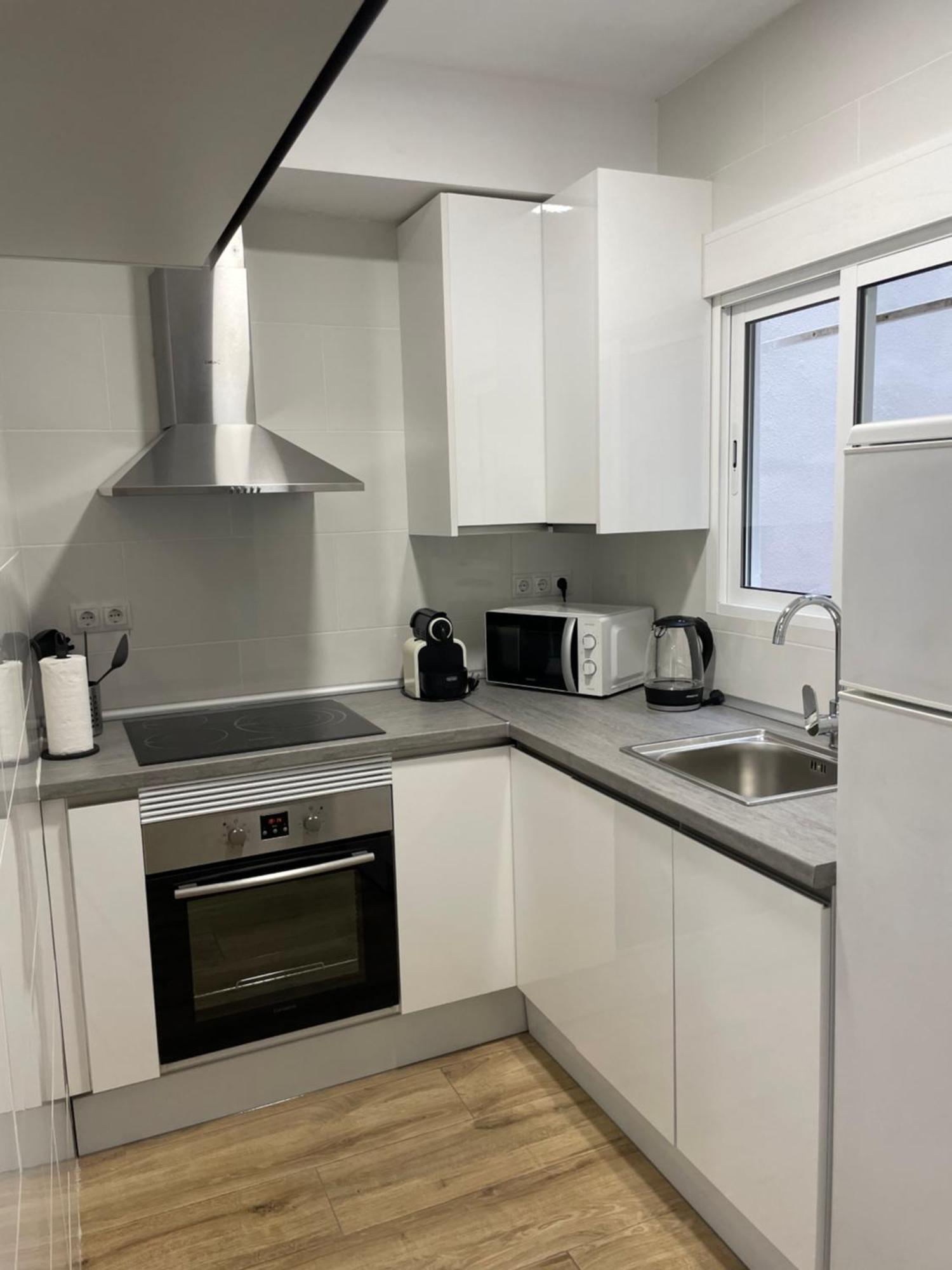 Apartamentos Tarradellas Sants Estacio Барселона Екстериор снимка