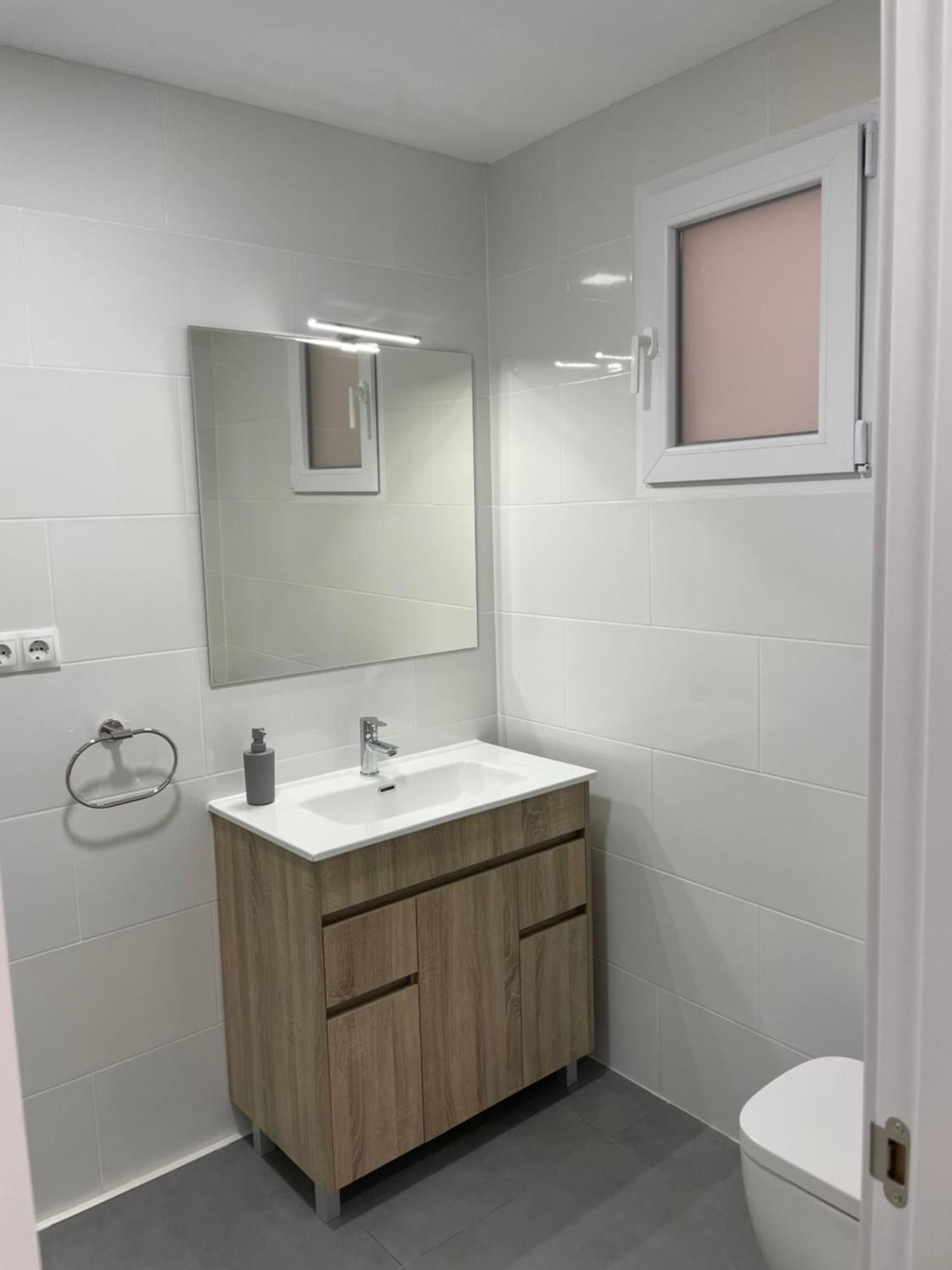 Apartamentos Tarradellas Sants Estacio Барселона Екстериор снимка