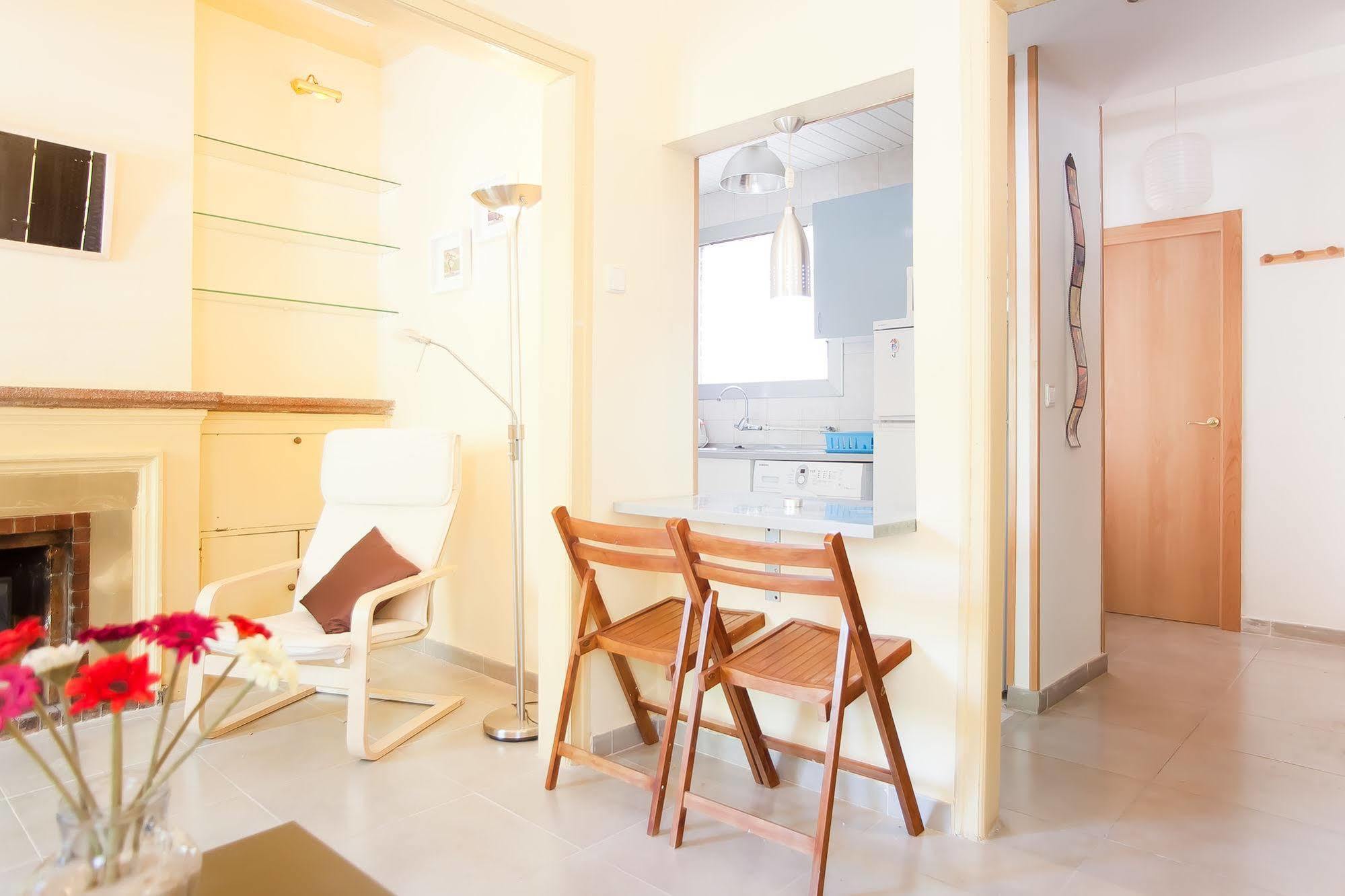 Apartamentos Tarradellas Sants Estacio Барселона Екстериор снимка
