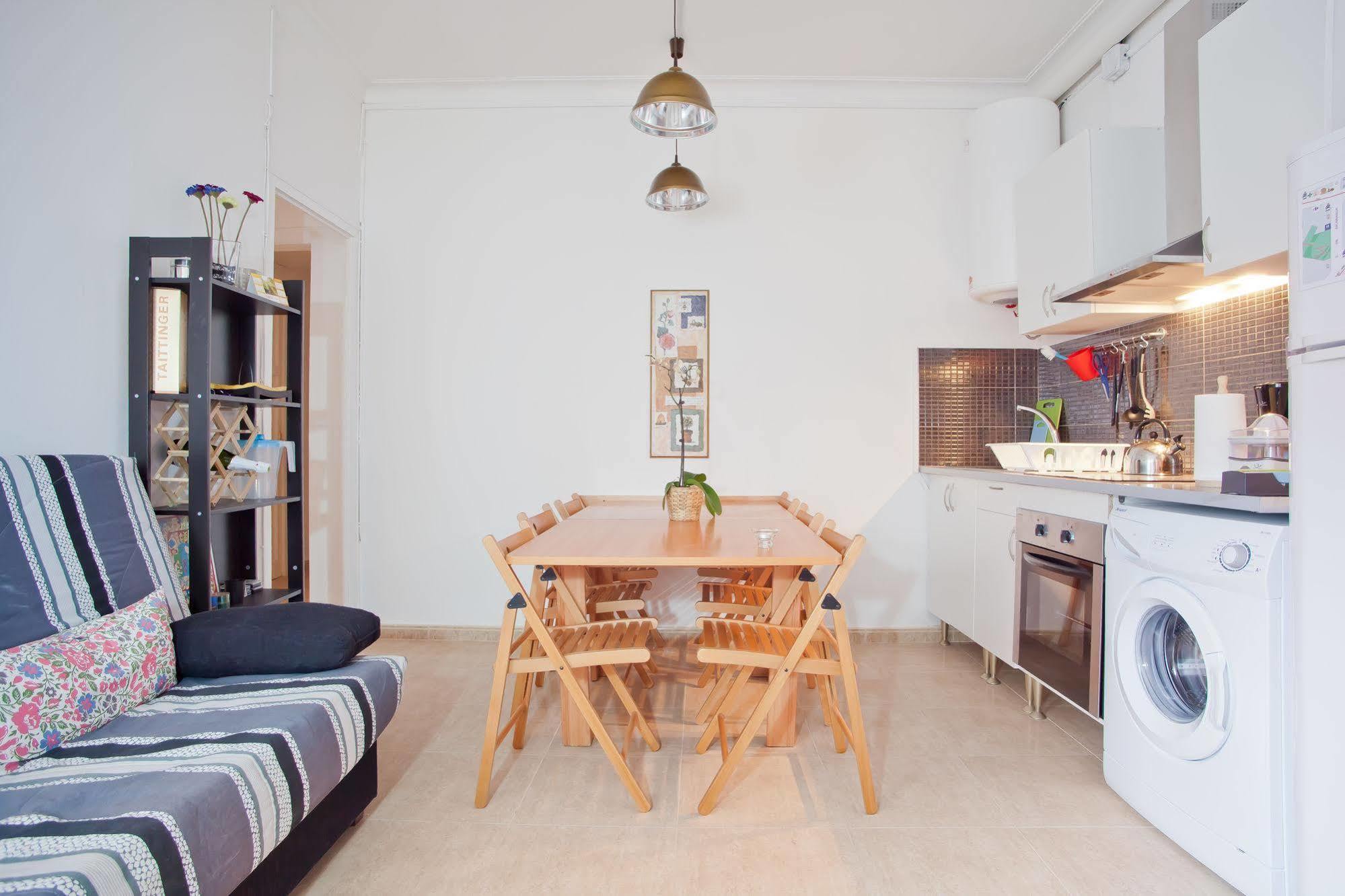 Apartamentos Tarradellas Sants Estacio Барселона Екстериор снимка