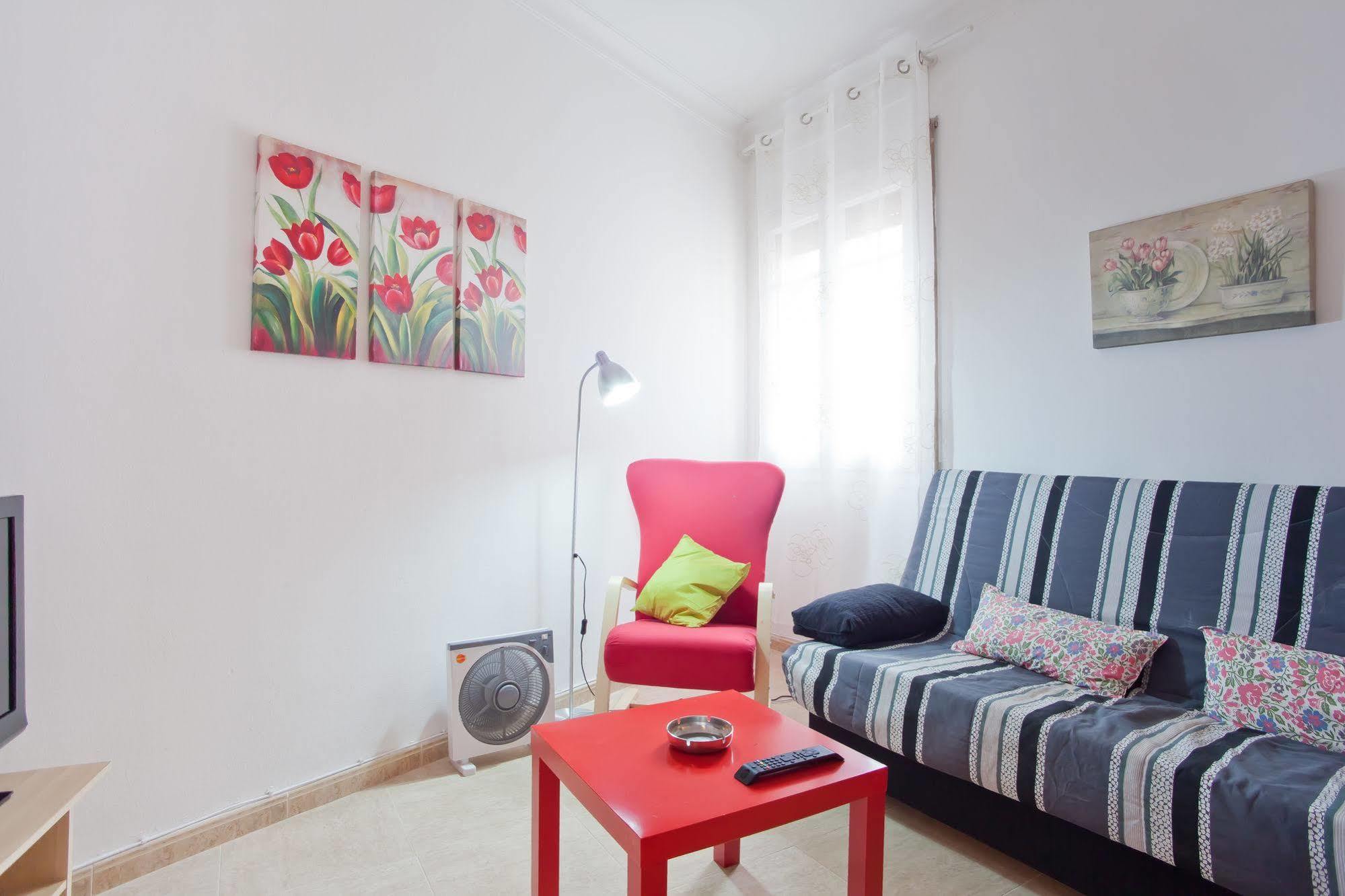 Apartamentos Tarradellas Sants Estacio Барселона Екстериор снимка