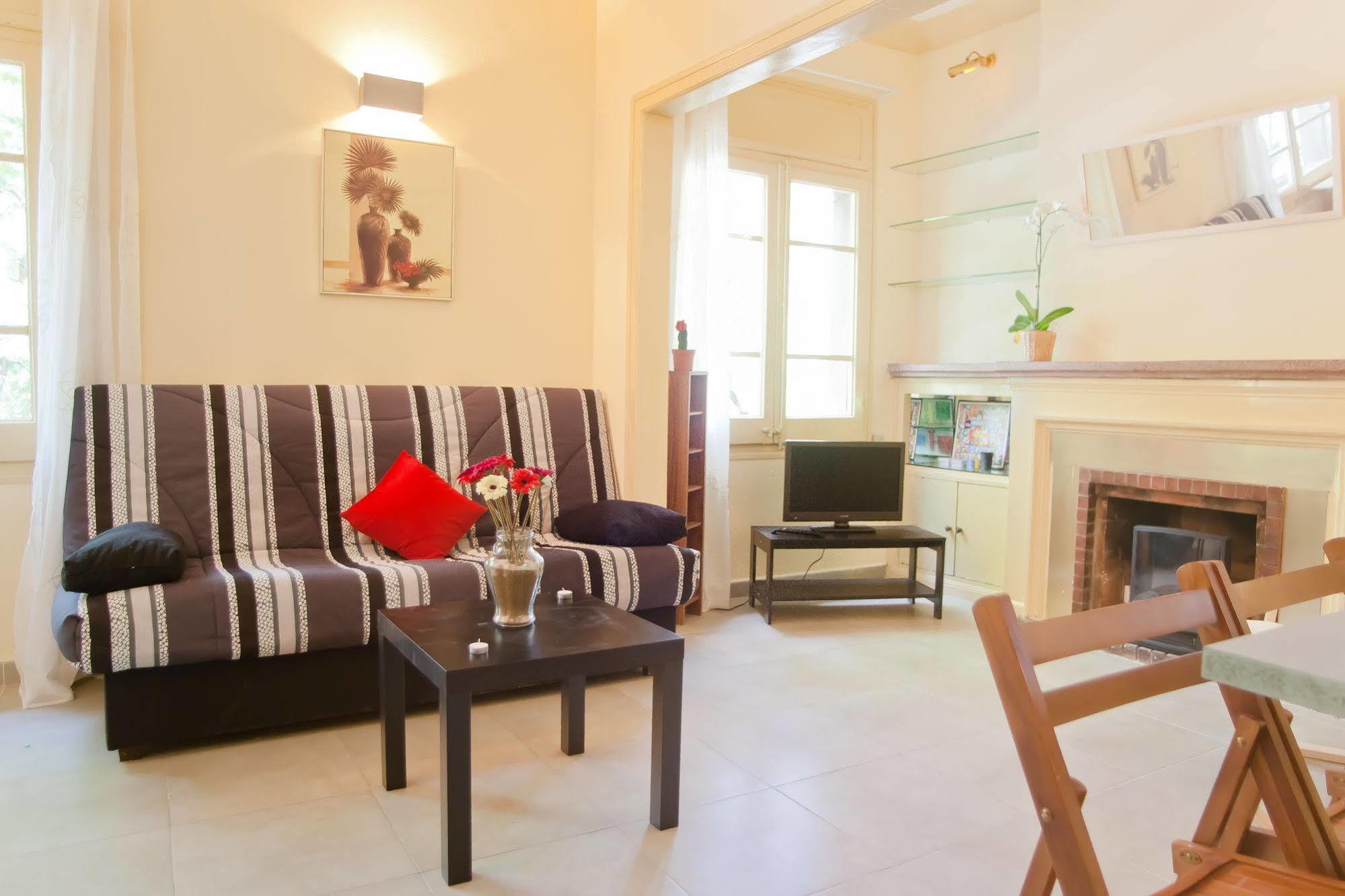 Apartamentos Tarradellas Sants Estacio Барселона Екстериор снимка