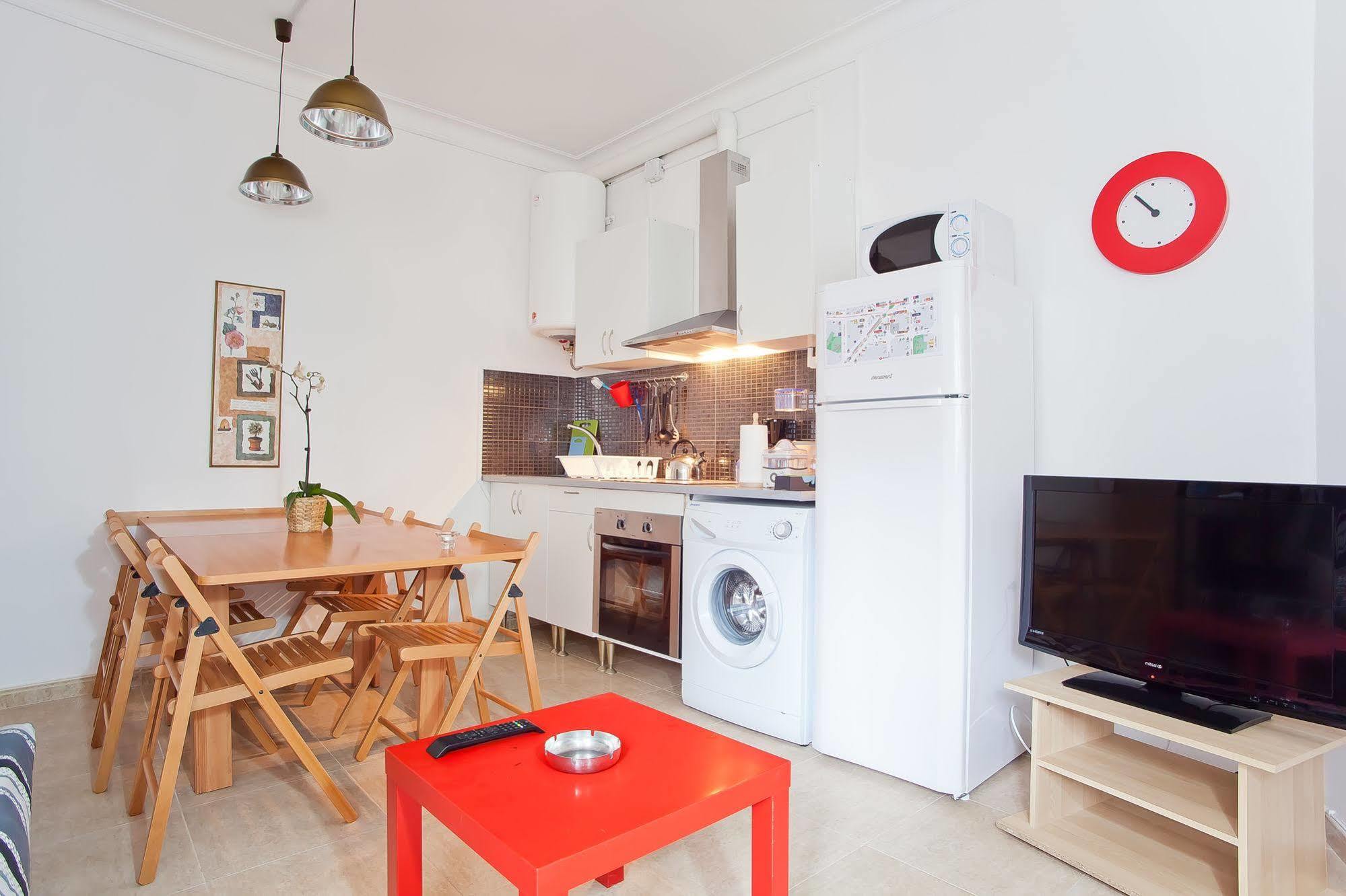 Apartamentos Tarradellas Sants Estacio Барселона Екстериор снимка