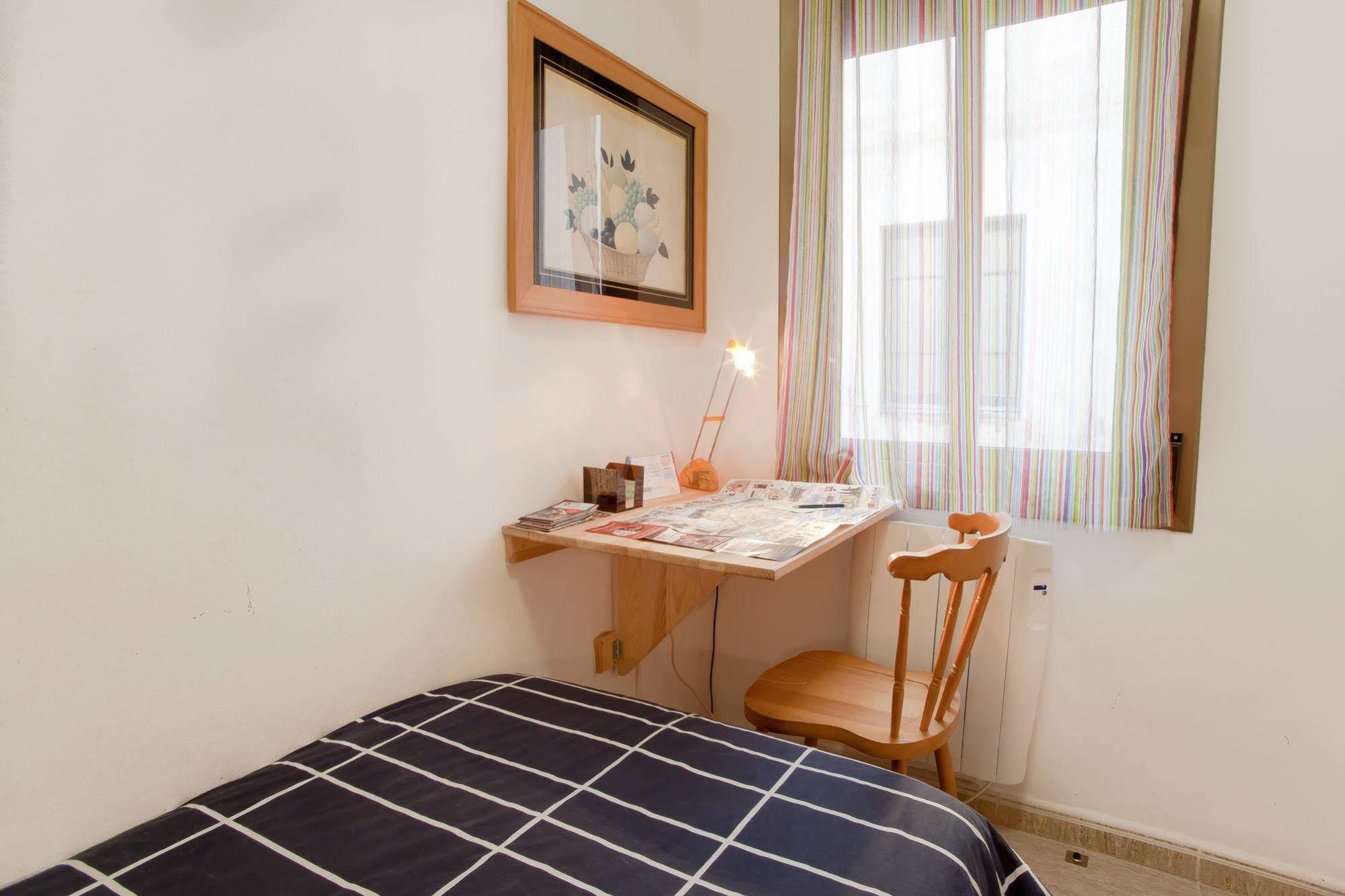 Apartamentos Tarradellas Sants Estacio Барселона Екстериор снимка