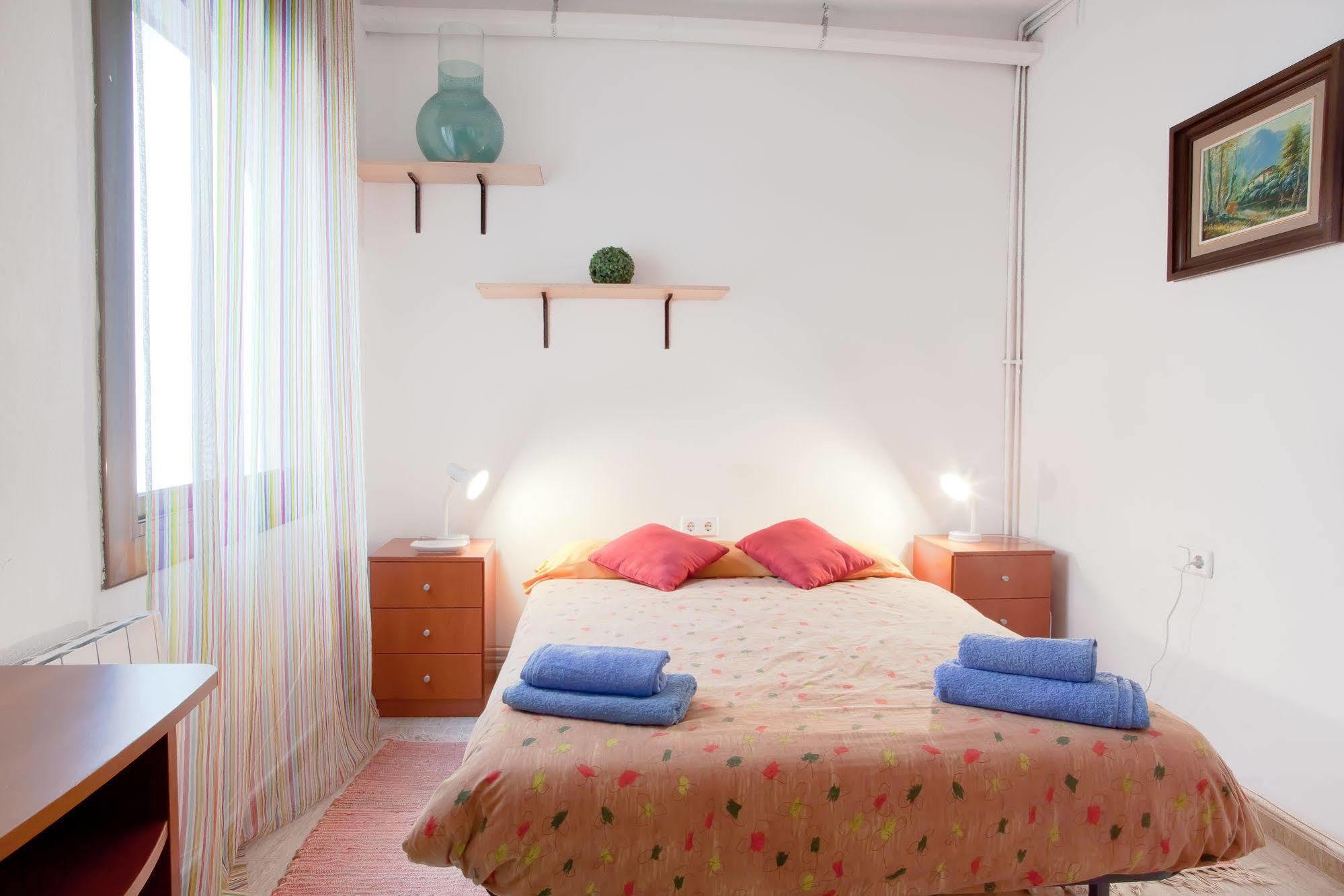 Apartamentos Tarradellas Sants Estacio Барселона Екстериор снимка